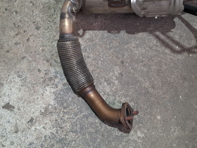 Recambio de filtro de particulas para ford focus iii 1.6 tdci referencia OEM IAM av615h270da / y6142050x / e4063500  