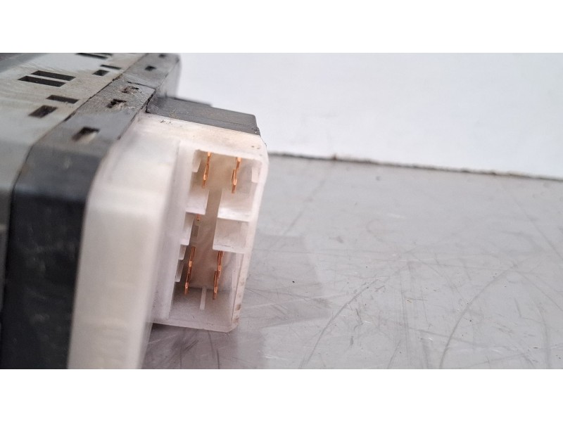 Recambio de mando elevalunas delantero izquierdo para suzuki grand vitara referencia OEM IAM   