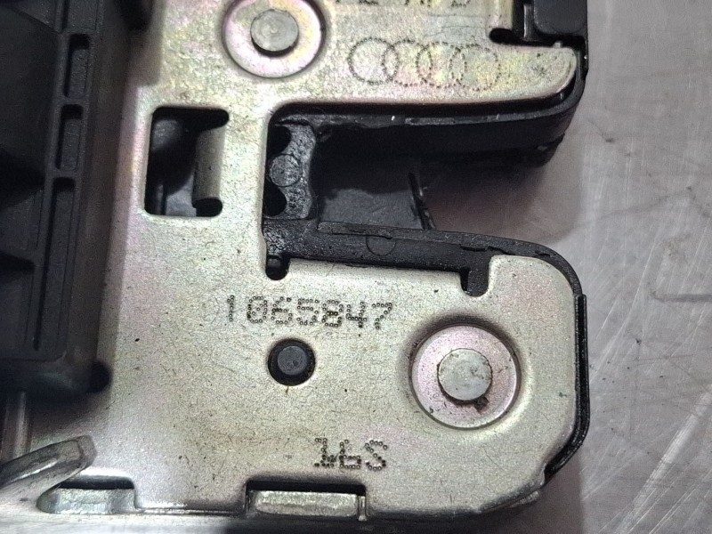 Recambio de cerradura maletero / porton para audi a1 (8x1, 8xk) 2.0 tdi referencia OEM IAM 8K9827505A  