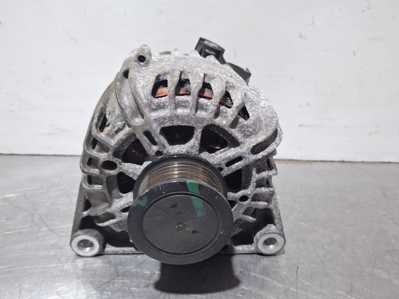 Recambio de alternador para ford fiesta referencia OEM IAM 30659389 / tg12c122  