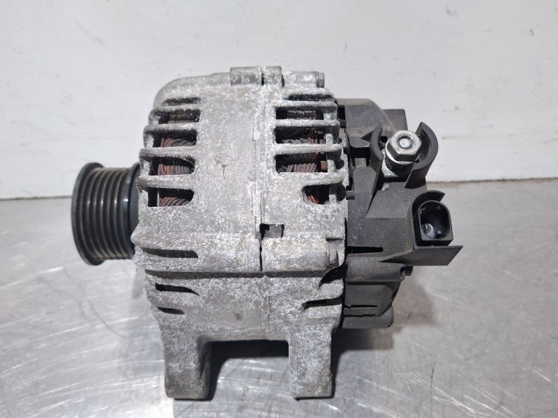 Recambio de alternador para ford fiesta referencia OEM IAM 30659389 / tg12c122  