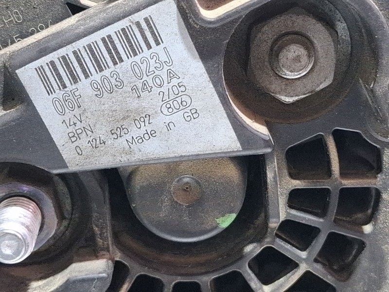 Recambio de alternador para audi a4 8e 2.0 tdi 6v03 referencia OEM IAM 06F903023J / 0124525092  