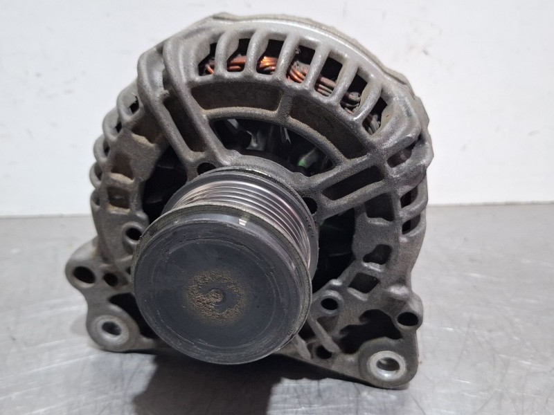 Recambio de alternador para audi a4 8e 2.0 tdi 6v03 referencia OEM IAM 06F903023J / 0124525092  
