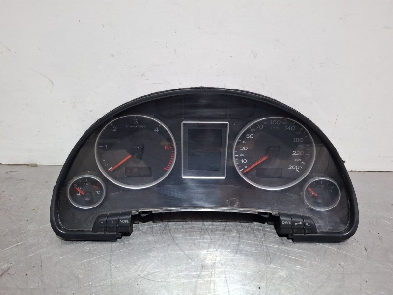Recambio de cuenta kilometros para audi a4 8e 2.0 tdi 6v03 referencia OEM IAM 1036901830  