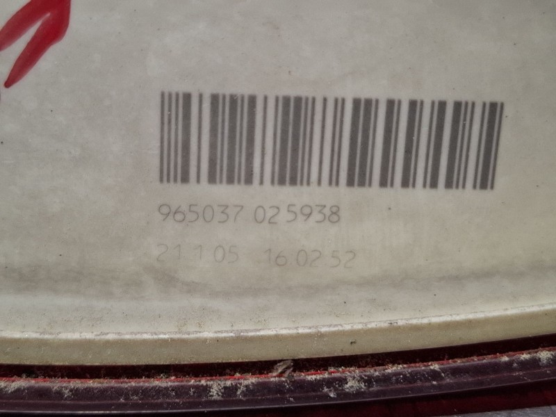 Recambio de piloto carrocería trasero derecho para audi a4 8e 2.0 tdi 6v03 referencia OEM IAM 965037  