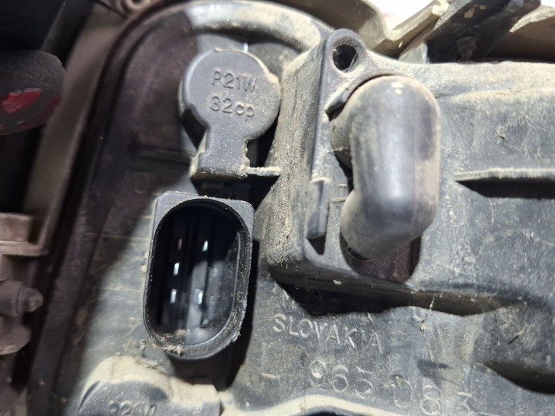 Recambio de piloto carrocería trasero izquierdo para audi a4 8e 2.0 tdi 6v03 referencia OEM IAM 965037  