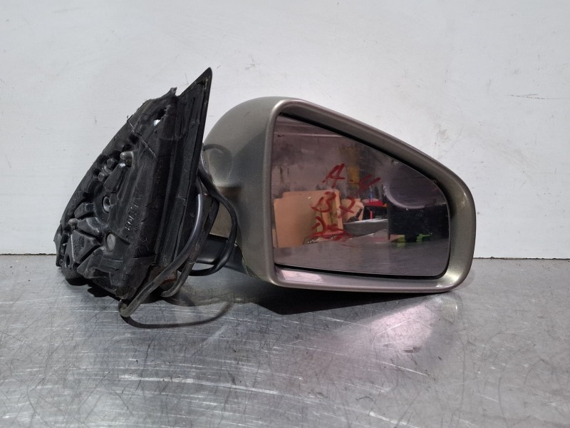 Recambio de espejo retrovisor derecho electrico para audi a4 8e 2.0 tdi 6v03 referencia OEM IAM E1010681  