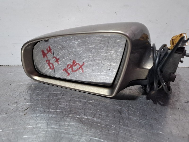 Recambio de espejo retrovisor izquierdo electrico para audi a4 8e 2.0 tdi 6v03 referencia OEM IAM E1010681  