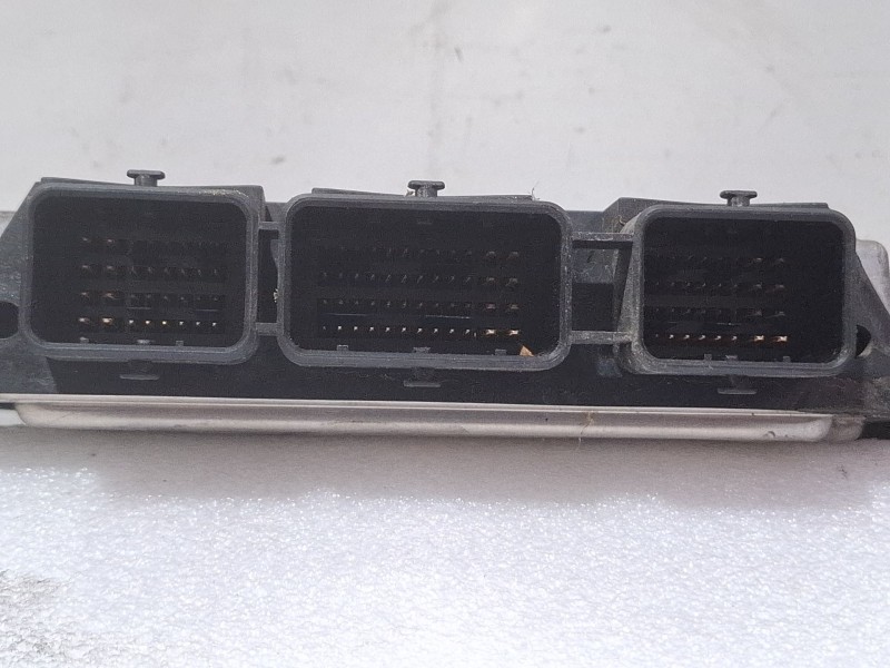 Recambio de centralita motor para peugeot 206 van 1.4 hdi referencia OEM IAM 9647785780 / 0281010707  