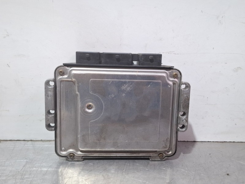 Recambio de centralita motor para peugeot 206 van 1.4 hdi referencia OEM IAM 9647785780 / 0281010707  