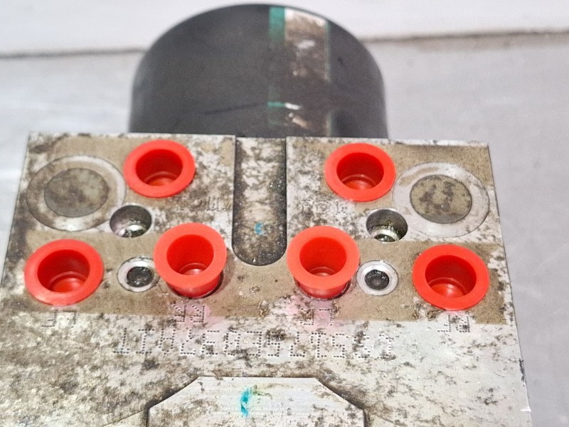 Recambio de modulo abs para peugeot 407 (6d_) 2.0 hdi 135 (6drhrh, 6drhre, 6drhrg, 6drhrj) referencia OEM IAM 15710602  