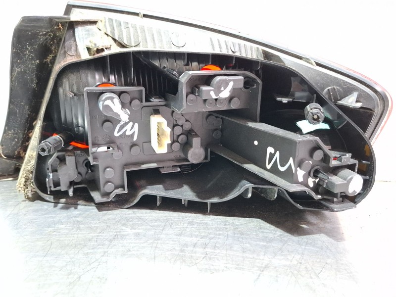 Recambio de piloto trasero izquierdo para peugeot 407 (6d_) 2.0 hdi 135 (6drhrh, 6drhre, 6drhrg, 6drhrj) referencia OEM IAM   