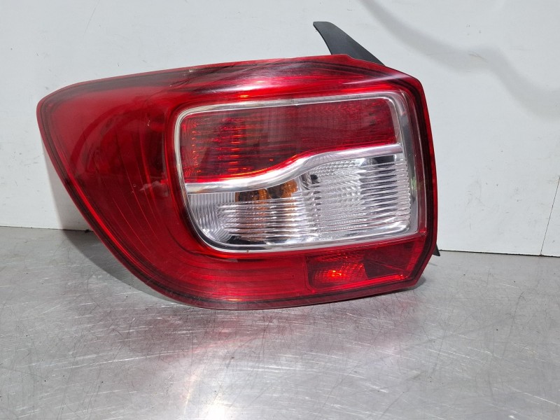 Recambio de piloto trasero izquierdo para dacia logan ii 1.5 dci referencia OEM IAM 265556233R / 62421401  