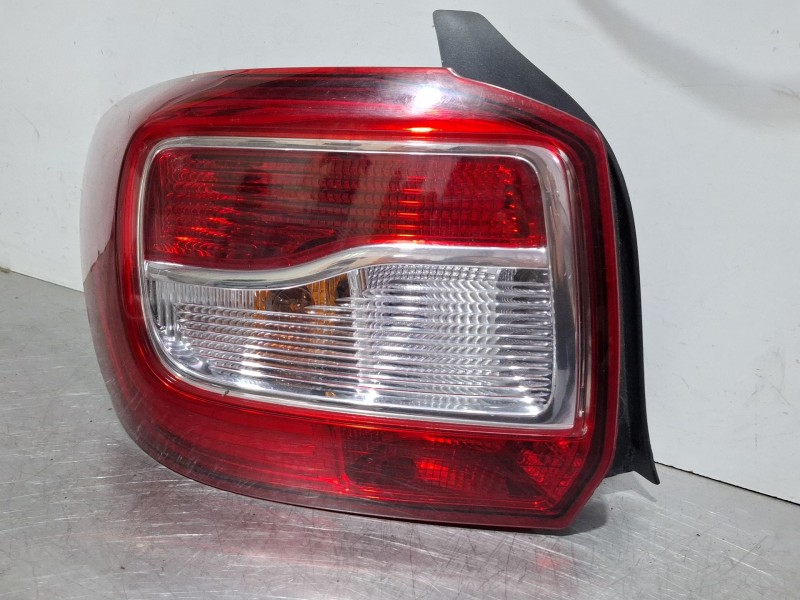 Recambio de piloto trasero izquierdo para dacia logan ii 1.5 dci referencia OEM IAM 265556233R / 62421401  