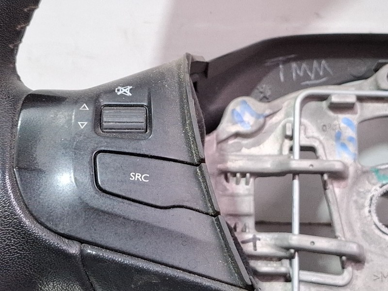 Recambio de volante (sin airbag) para peugeot 2008 act 1.6 hdi referencia OEM IAM 96750123ZD  