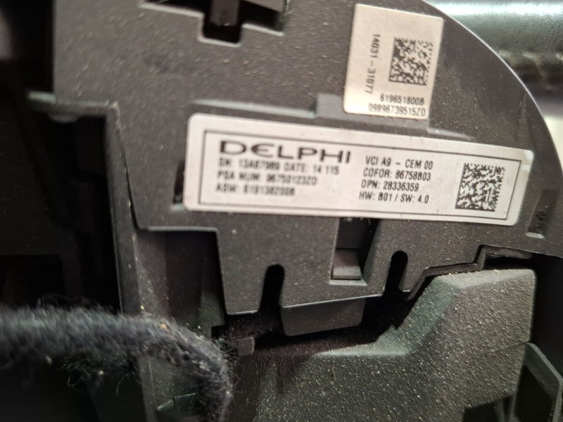 Recambio de volante (sin airbag) para peugeot 2008 act 1.6 hdi referencia OEM IAM 96750123ZD  