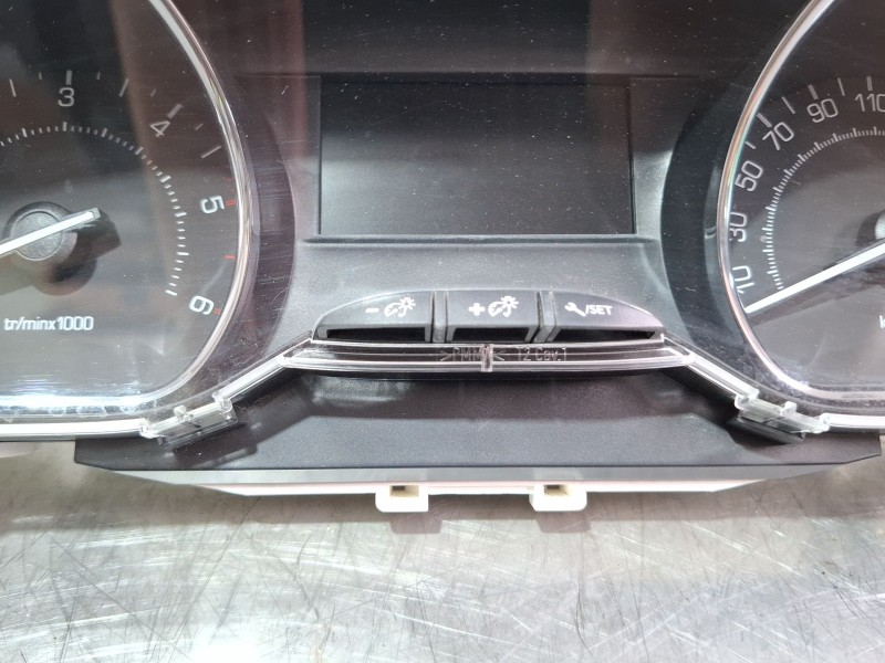 Recambio de cuenta kilometros para peugeot 2008 act 1.6 hdi referencia OEM IAM 9678508980H  