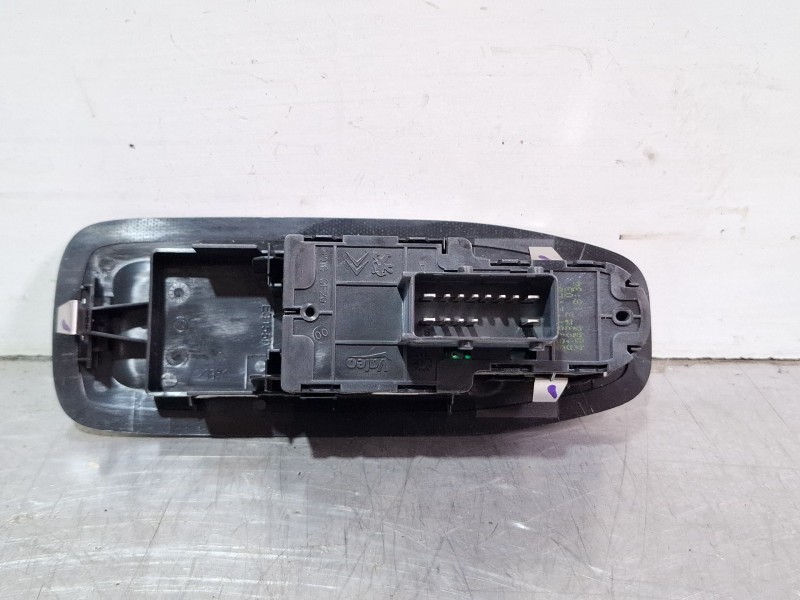 Recambio de mando elevalunas delantero izquierdo para peugeot 2008 act 1.6 hdi referencia OEM IAM 96751127ZD  