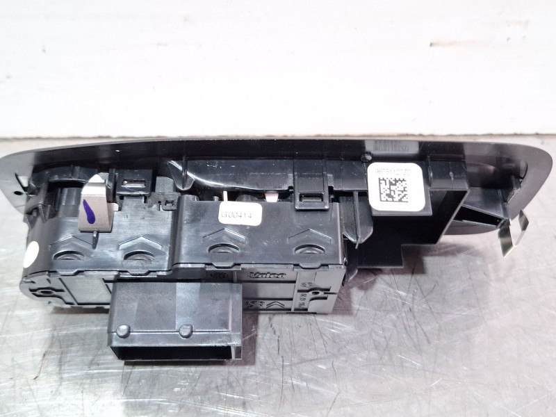 Recambio de mando elevalunas delantero izquierdo para peugeot 2008 act 1.6 hdi referencia OEM IAM 96751127ZD  