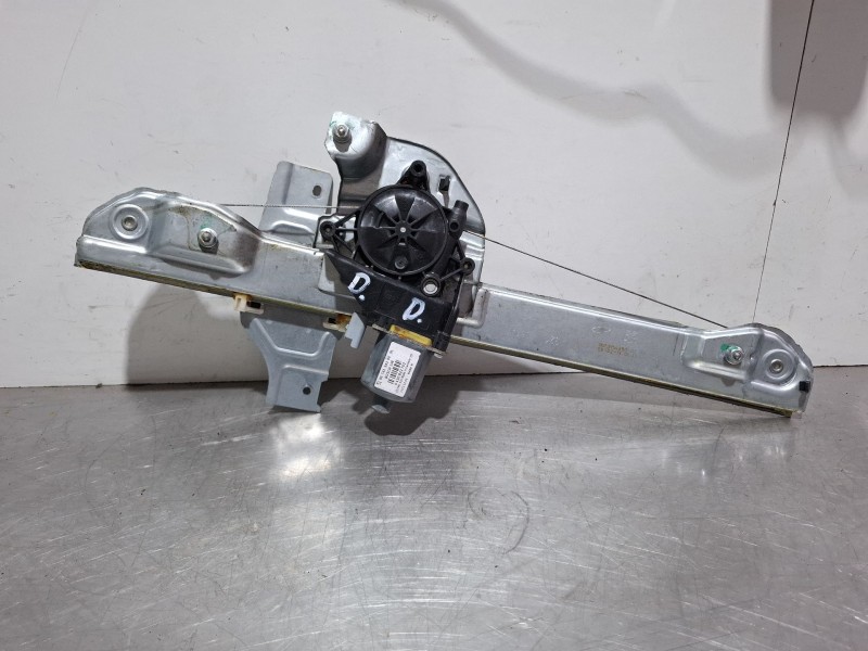 Recambio de elevalunas delantero derecho para peugeot 2008 act 1.6 hdi referencia OEM IAM 9673154380 / 0130822702 / 9674254380  