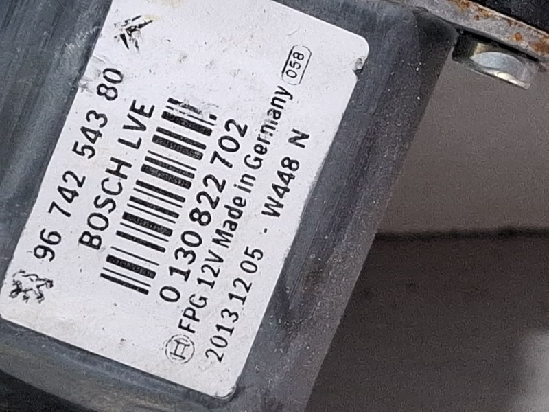 Recambio de elevalunas delantero derecho para peugeot 2008 act 1.6 hdi referencia OEM IAM 9673154380 / 0130822702 / 9674254380  