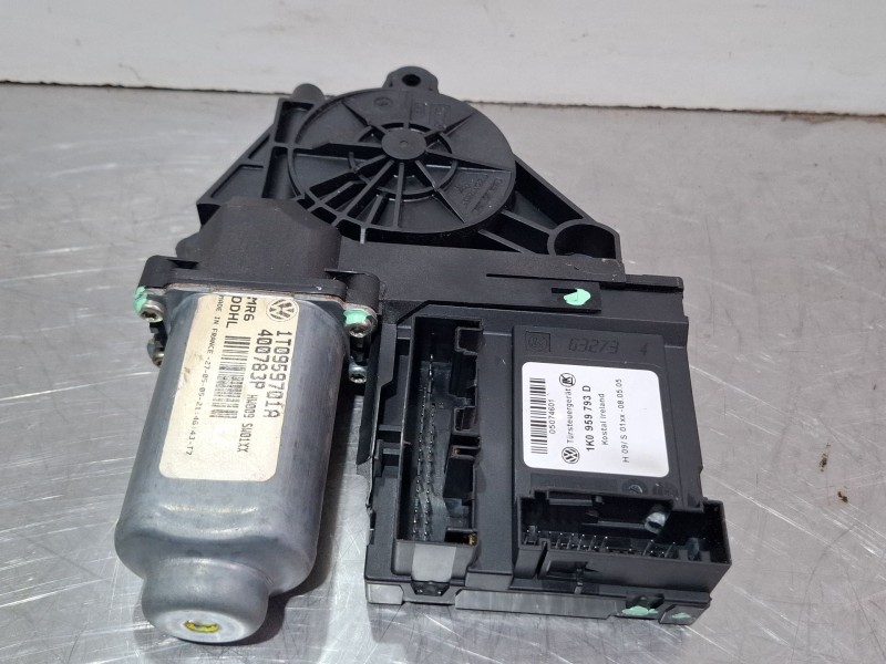Recambio de motor elevalunas delantero izquierdo para volkswagen touran referencia OEM IAM 1K0959793D / 1T0959701A  