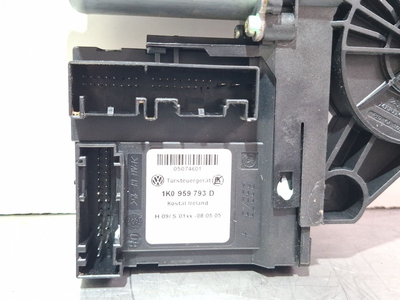 Recambio de motor elevalunas delantero izquierdo para volkswagen touran referencia OEM IAM 1K0959793D / 1T0959701A  