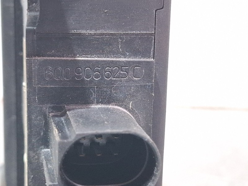 Recambio de caja valvulas para seat ibiza referencia OEM IAM 6Q0906625C  