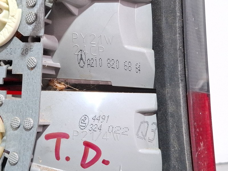 Recambio de piloto trasero derecho para mercedes-benz clase e (w210) e 320 cdi (210.026) referencia OEM IAM A2108206864  