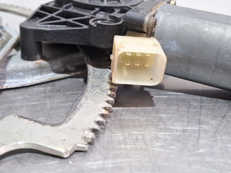 Recambio de elevalunas delantero derecho para mercedes-benz clase e (w210) e 320 cdi (210.026) referencia OEM IAM 0130821709  