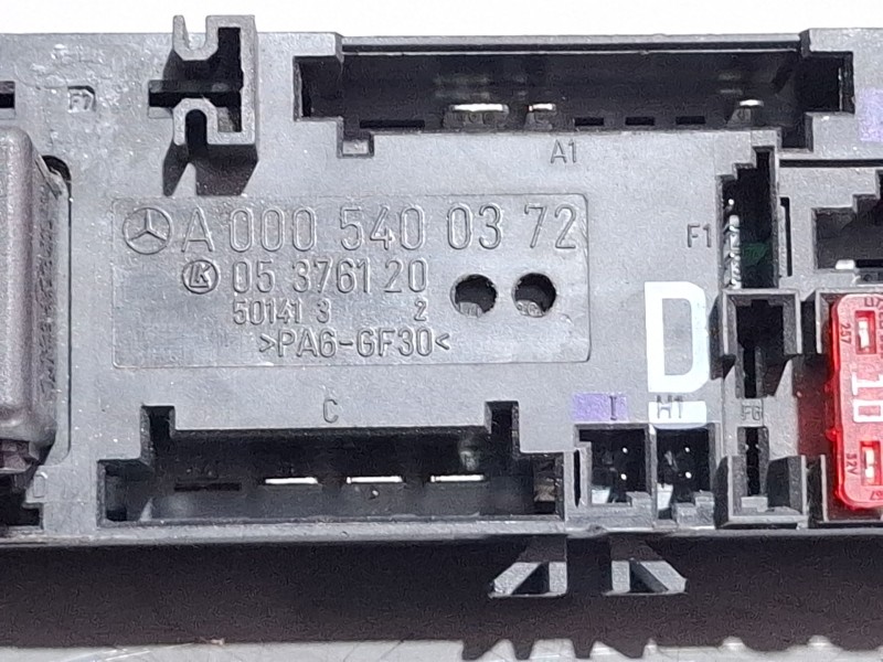 Recambio de caja reles / fusibles para mercedes-benz clase e (w210) e 320 cdi (210.026) referencia OEM IAM A0005400372 / 0537612