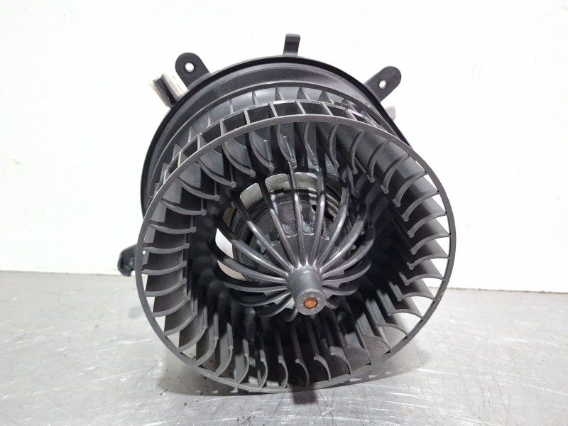 Recambio de ventilador calefaccion para mercedes-benz clase e (w210) e 320 cdi (210.026) referencia OEM IAM A2108211551  