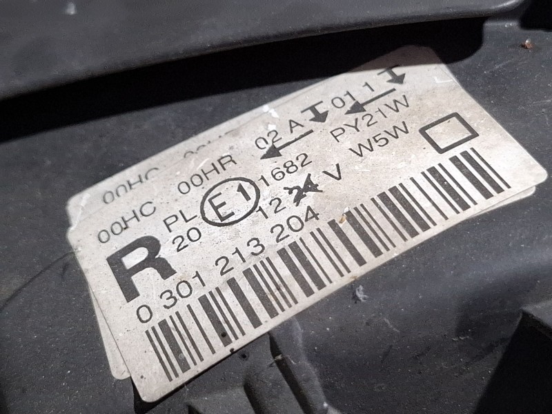 Recambio de faro delantero derecho para peugeot 407 referencia OEM IAM 0301213204  