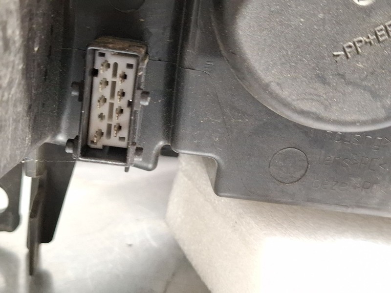 Recambio de faro delantero izquierdo para peugeot 407 referencia OEM IAM 0301213203  