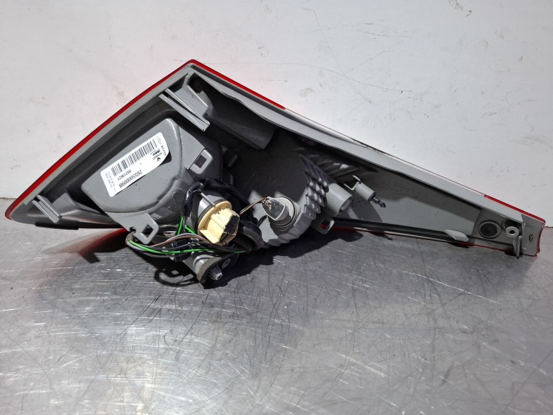 Recambio de piloto porton trasero derecho para renault megane iii hatchback (bz0/1_, b3_) 1.5 dci (bz1g, bz1w, bz0r) referencia 