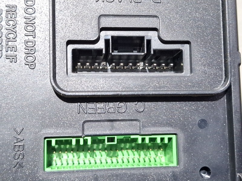 Recambio de caja reles / fusibles para renault megane iii hatchback (bz0/1_, b3_) 1.5 dci (bz1g, bz1w, bz0r) referencia OEM IAM 