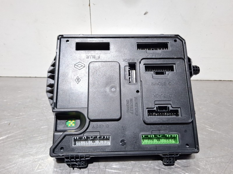 Recambio de caja reles / fusibles para renault megane iii hatchback (bz0/1_, b3_) 1.5 dci (bz1g, bz1w, bz0r) referencia OEM IAM 