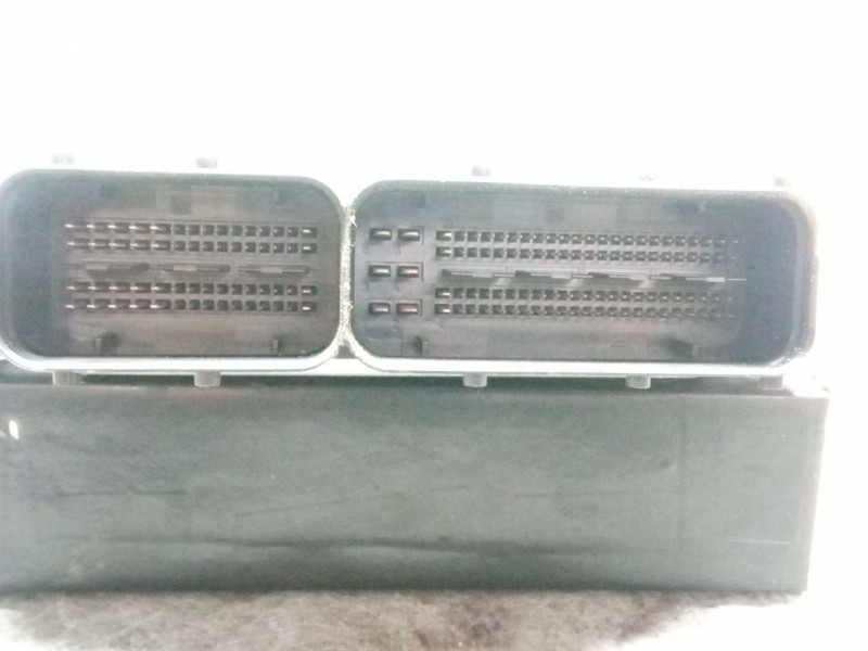 Recambio de centralita motor para volkswagen golf referencia OEM IAM 028101190003G906016CB  