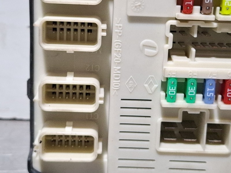 Recambio de caja reles / fusibles para renault megane iii hatchback (bz0/1_, b3_) 1.5 dci (bz1g, bz1w, bz0r) referencia OEM IAM 