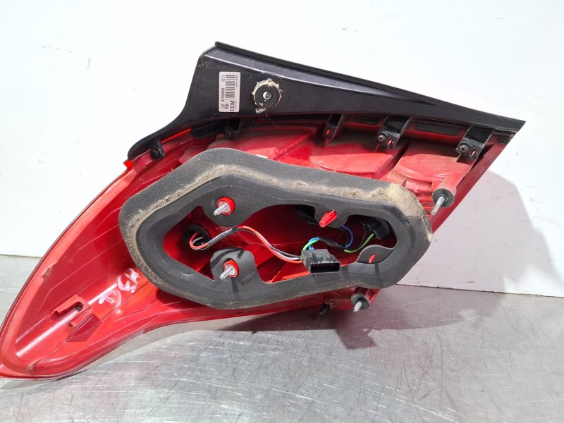 Recambio de piloto trasero derecho para opel mokka / mokka x (j13) 1.6 cdti 4x4 (_76) referencia OEM IAM 42558889  