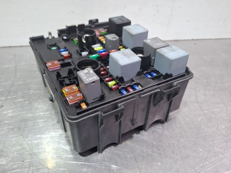 Recambio de caja reles / fusibles para opel mokka / mokka x (j13) 1.6 cdti 4x4 (_76) referencia OEM IAM 42397198  