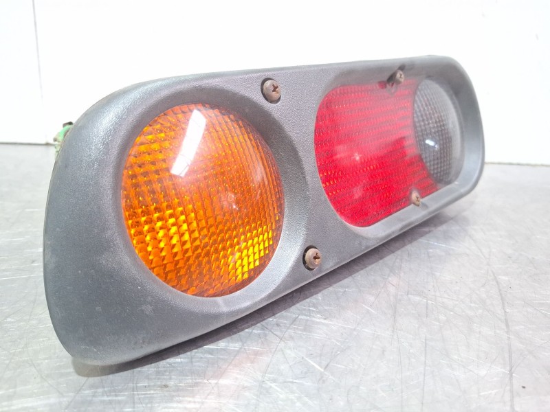 Recambio de piloto trasero derecho para nissan terrano referencia OEM IAM 265500X001  