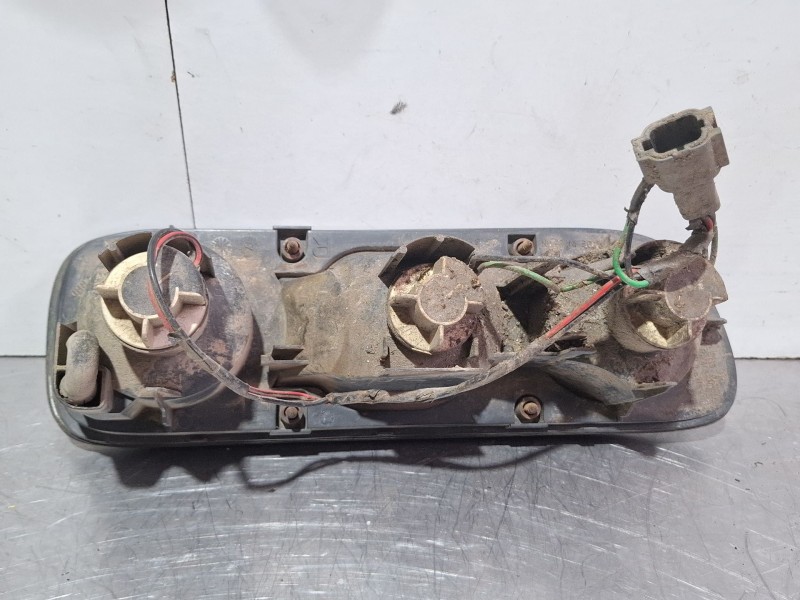 Recambio de piloto trasero derecho para nissan terrano referencia OEM IAM 265500X001  