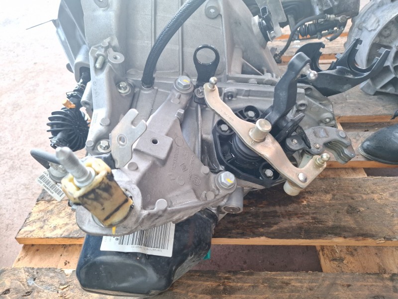 Recambio de caja cambios completa para dacia sandero referencia OEM IAM JH3928  
