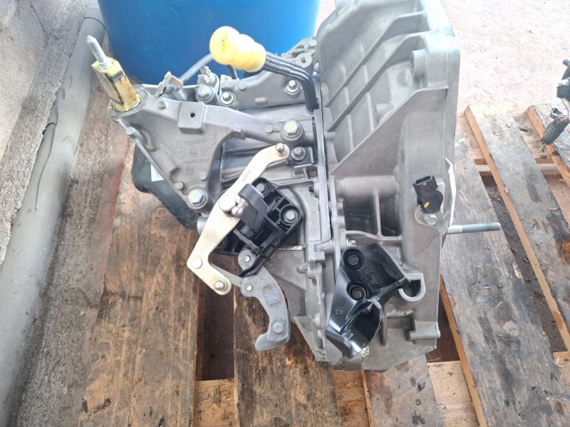 Recambio de caja cambios completa para dacia sandero referencia OEM IAM JH3928  