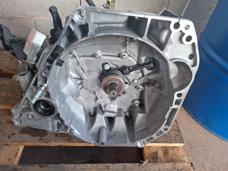 Recambio de caja cambios completa para dacia sandero referencia OEM IAM JH3928  
