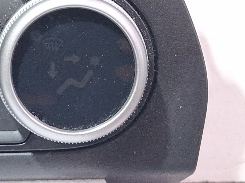 Recambio de mando climatizador para dacia sandero iii 1.0 tce 90 referencia OEM IAM 275006270R  