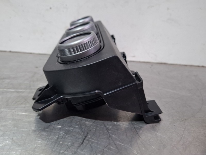 Recambio de mando climatizador para dacia sandero iii 1.0 tce 90 referencia OEM IAM 275006270R  