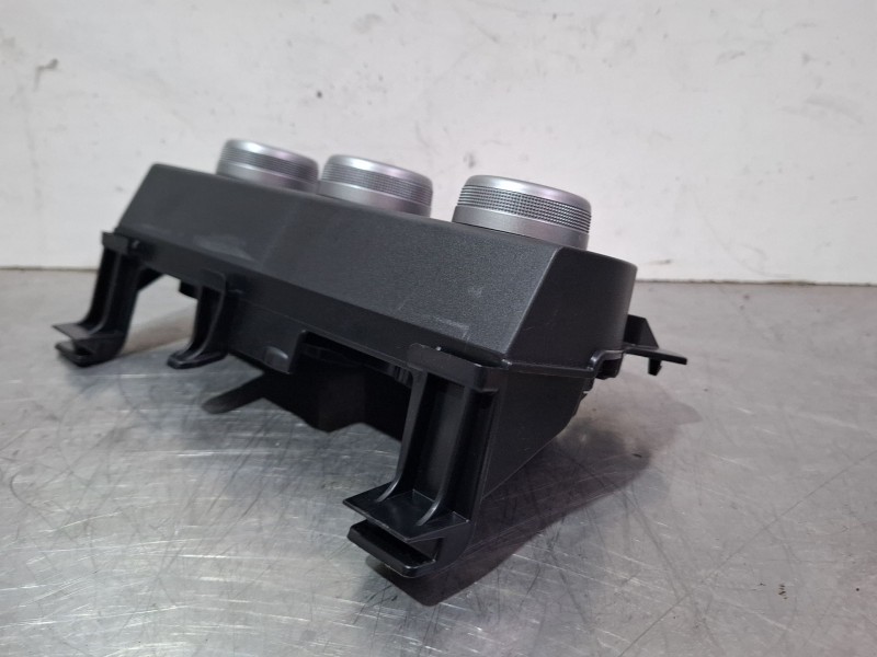 Recambio de mando climatizador para dacia sandero iii 1.0 tce 90 referencia OEM IAM 275006270R  