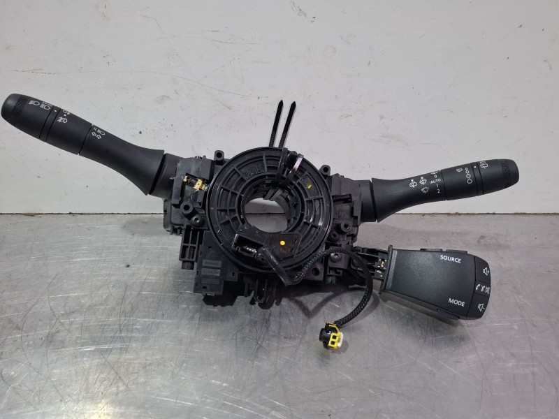 Recambio de mando multifuncion para dacia sandero iii 1.0 tce 90 referencia OEM IAM 255670975R-B / 255543182RC  